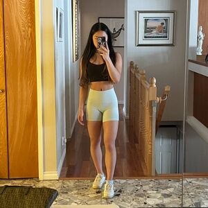 TnaLIFE Cheeky High-Rise 5" Short